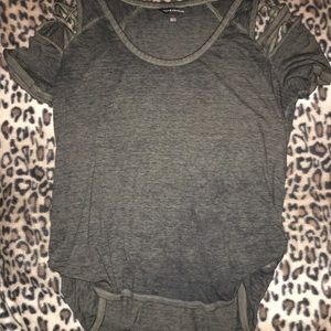 T-shirt’s with cuts on sleeve